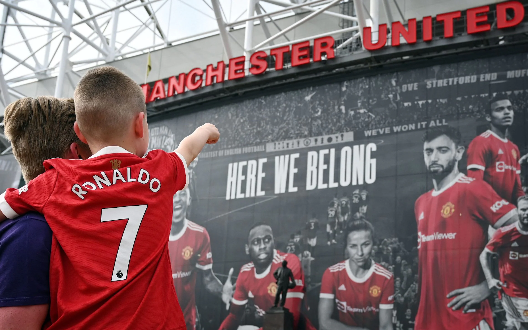 United fans outside Old Trafford anticipating the return of CR7