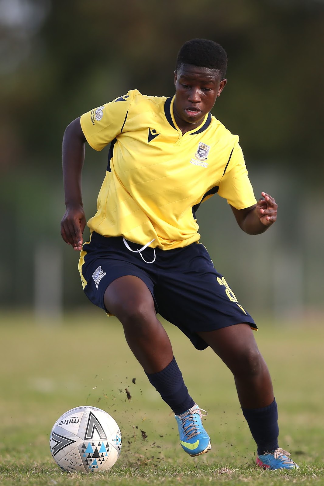 Sibulele Holweni