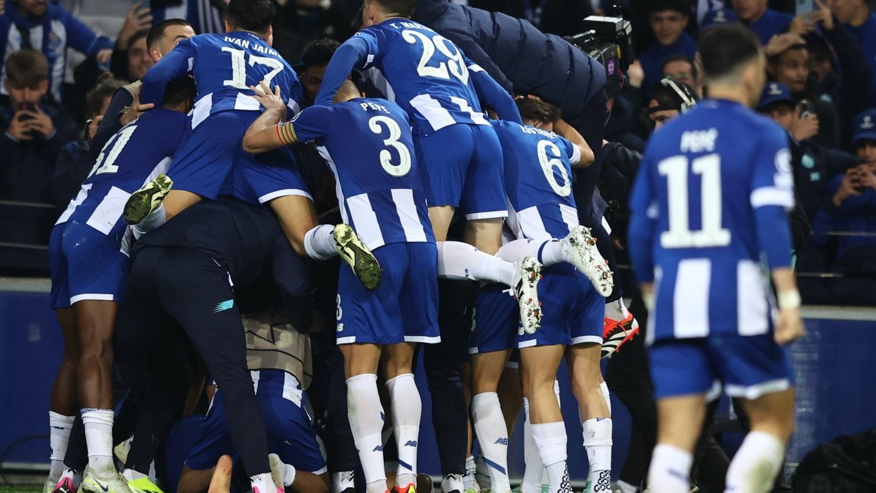 Arsenal's aspirations to advance to the Champions League quarter-finals were dealt a blow as they endured a heartbreaking last-minute loss to Porto.