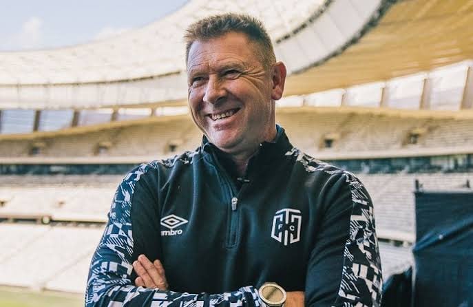 Cape Town City coach Eric Tinkler has lambasted the standard of local refereeing after his side's 1-1 draw with SuperSport United.