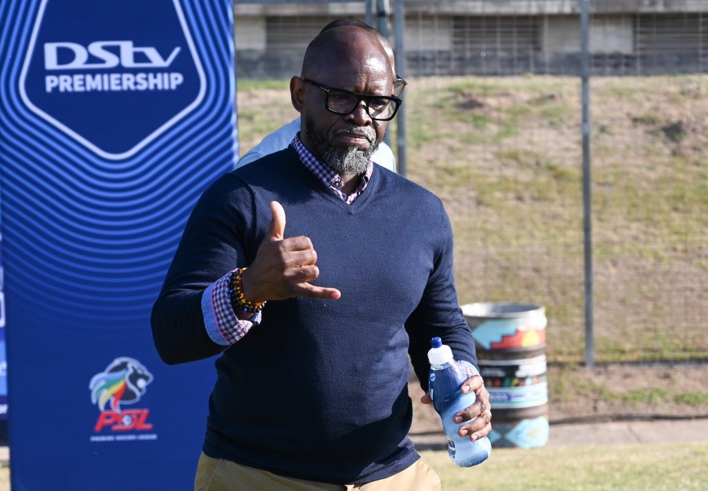 Golden Arrows welcomes back Steve Komphela with open arms