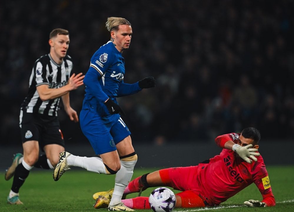 CHELSEA HOLD ON TO EDGE NEWCASTLE IN FIVE GOAL THRILLER AT STAMFORD BRIDGE
