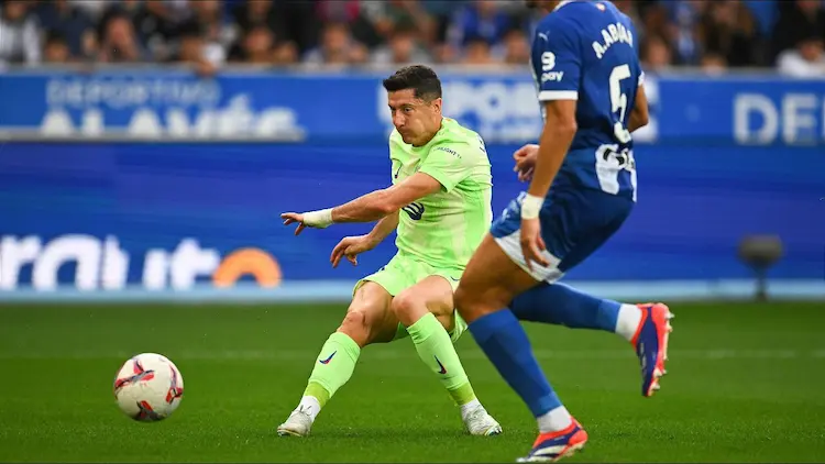 Lewandowski Hat-Trick Powers Barcelona to Victory