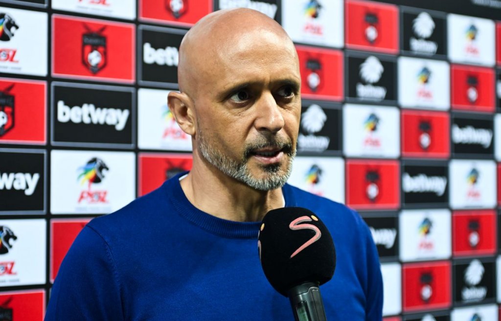 Miguel Cardoso head coach of Mamelodi Sundowns.