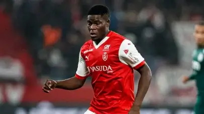 Transfer News: Former Pirates midfielder lands EPL move