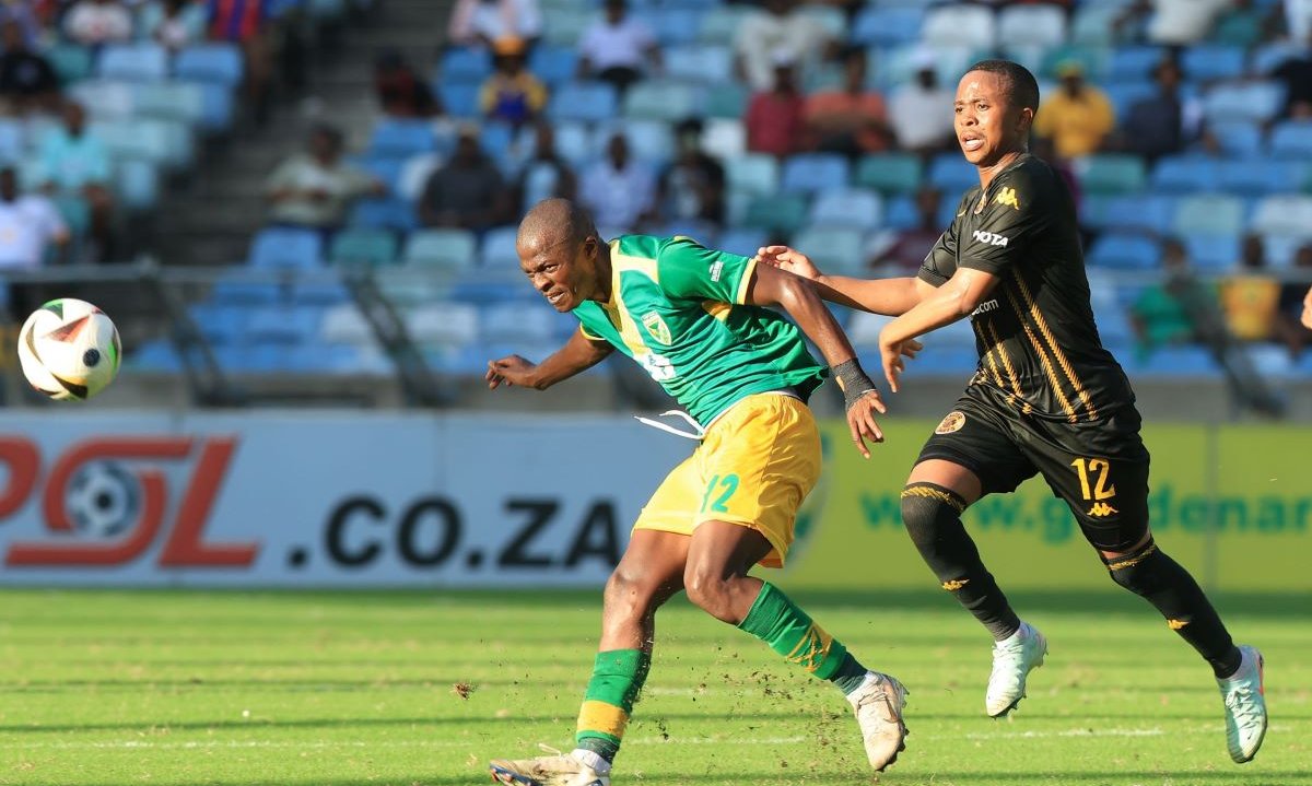 Velemseni Ndwandwe of Golden Arrows challenged by Nkosingiphile Ngcobo of Kaizer Chiefs during the Betway Premiership 2024/25 match between Golden Arrows and Kaizer Chiefs at Moses Mabhida Stadium in Durban on the 29 March 2025 © Samuel Shivambu/BackpagePix