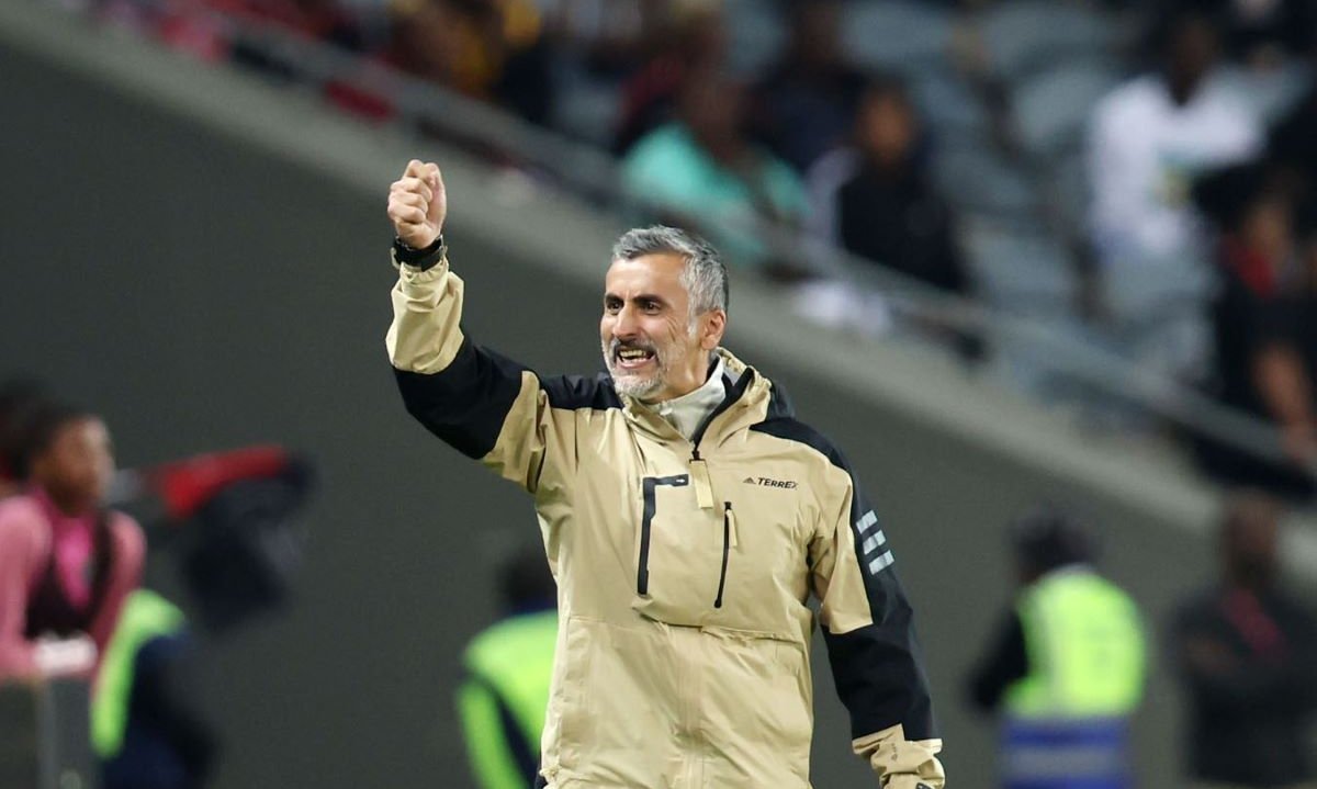 Jose Riveiro coach of Orlando Pirates during the CAF Champions League 2024/25 2nd Leg match between Orlando Pirates and MC Alger at Orlando Stadium in Soweto South Africa, April 09, 2025. ( Photo/ Sydney Mahlangu)