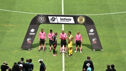 Nkosinathi Sibisi of Orlando Pirates and Miguel Inacio of Kaizer Chiefs.