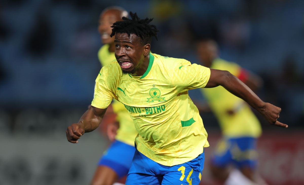 "He's also able to learn few things from me." - Mamelodi Sundowns defender Terrence Mashego Weighs in on Masadawana's New Defender Fawaaz Basadien