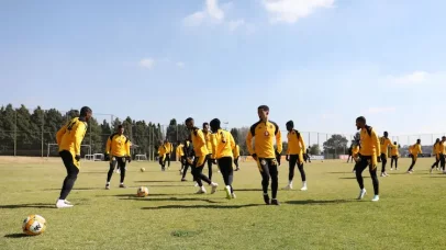 Kaizer Chiefs Latest News: "For me, having competition is good. You improve and you don't get complacent" - Amakhosi Defender Welcomes Competition
