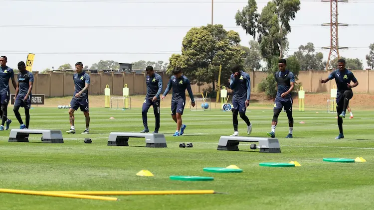 "Your dreams die at Sundowns" - Agents lashes out at Mamelodi Sundowns over Kutlwano Letlhaku transfer