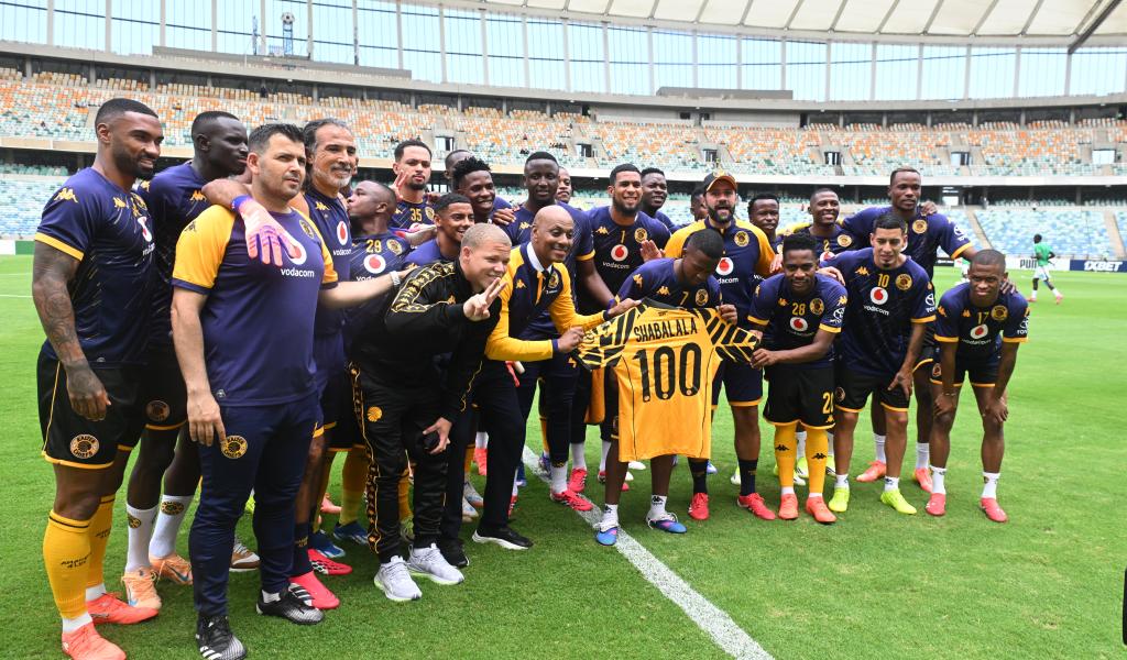 Mduduzi Shabalala of Kaizer Chiefs celebrates 100 games during the CAF Confederation Cup 2025/26 match between Kaizer Chiefs and Zesco United FC at the Moses Mabhida Stadium in Durban on the 01 February 2026 ©Sydney Mahlangu BackpagePix