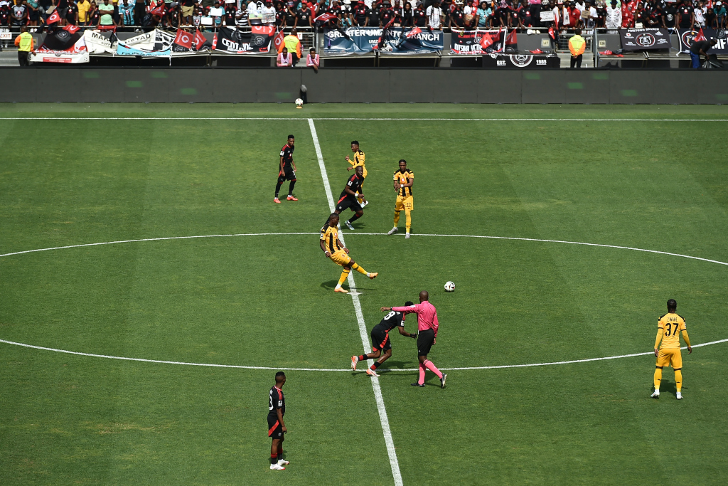 First kick during the Betway Premiership 2024/25 Soweto Derby match between Orlando Pirates and Kaizer Chiefs at FNB Stadium in Johannesburg on 1 February 2025 ©Nokwanda Zondi/BackpagePix