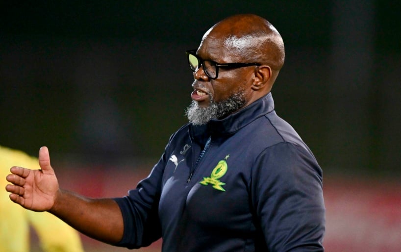 Steve Komphela, Senior Coach of Mamelodi Sundowns during the Betway Premiership 2025/26 match between Durban City and Mamelodi Sundowns at Chatsworth Stadium, Durban on 7 April 2026 ©Gerhard Duraan/BackpagePix