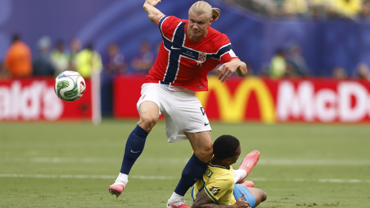 Erling Haaland (L) of Norway in action against Gabriel Magalhaes of Brazil during the FIFA World Cup 2026 Round of 16 match Brazil against Norway, in New Jersey, USA, 05 July 2026. EPA/WILL OLIVER