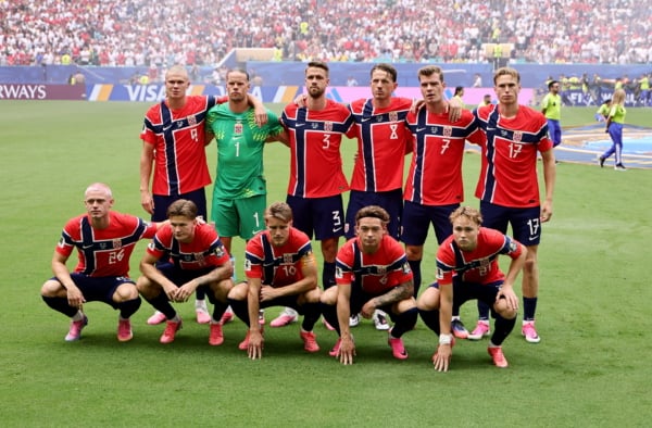 The starting eleven of Norway pose for the team photo before the FIFA World Cup 2026 quarterfinals match Norway against England, in Miami, USA, 11 July 2026. EPA/RONALD WITTEK