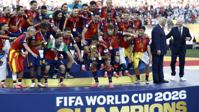 Spain's head coach Luis de la Fuente and his player celebrate with the World Cup Trophy during the awards ceremony after the FIFA World Cup 2026 final match Spain against Argentina, in East Rutherford, New Jersey, USA, 19 July 2026. EPA/WILL OLIVER