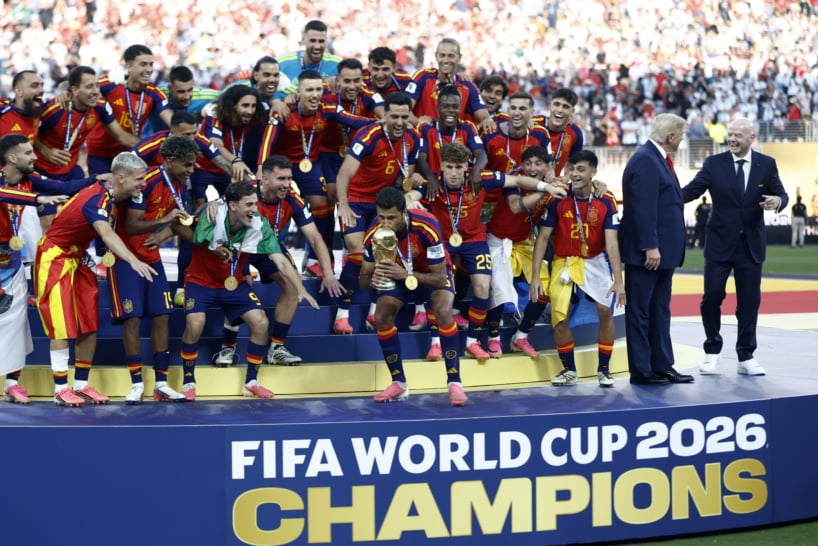 Spain's head coach Luis de la Fuente and his player celebrate with the World Cup Trophy during the awards ceremony after the FIFA World Cup 2026 final match Spain against Argentina, in East Rutherford, New Jersey, USA, 19 July 2026. EPA/WILL OLIVER