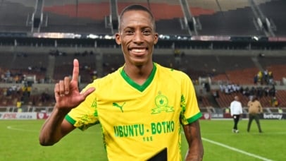 Divine Lunga of Mamelodi Sundowns receives man of the match during the Betway Premiership 2025/26 match between Sekhukhune United and Mamelodi Sundowns at Peter Mokaba Stadium in Polokwane on 27 January 2026 ©Alche Greeff/BackpagePix