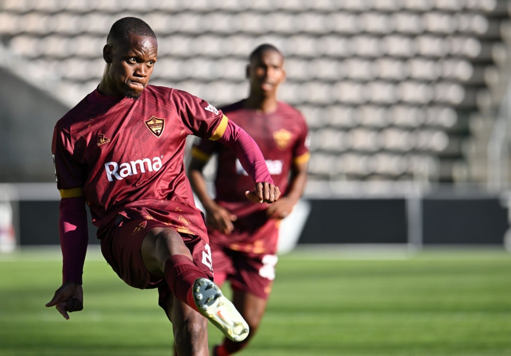 Thabo Moloisane of Stellenbosch FC gets a cross in during the Betway Premiership 2025/26 game between Stellenbosch FC and Chippa United at Athlone Stadium in Cape Town on 21 March 2026 © Ryan Wilkisky/BackpagePix