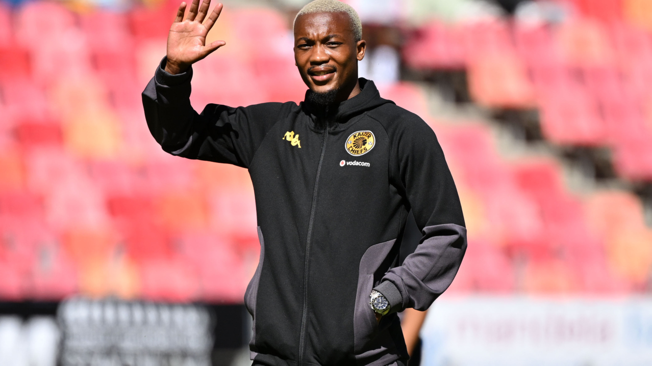 Khanyisa Mayo of Kaizer Chiefs during the pitch inspection before the Betway Premiership 2025/26 game between Orbit College and Kaizer Chiefs at Nelson Mandela Bay Stadium in Gqeberha on 6 April 2026 © Ryan Wilkisky/BackpagePix