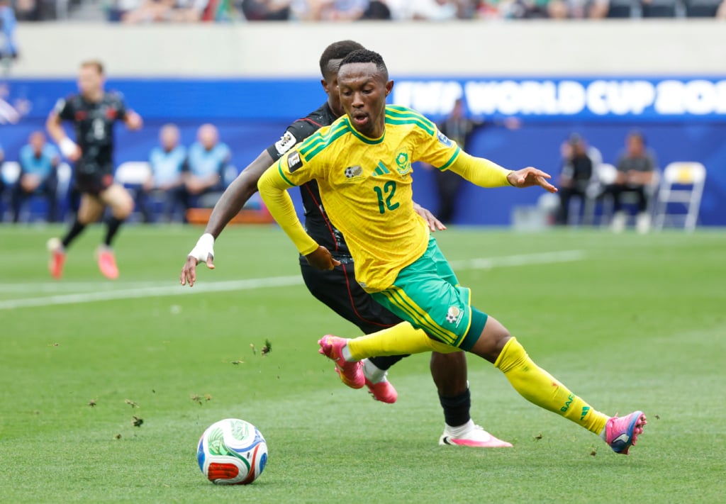 Thapelo Maseko of South Africa challenged by Richie Laryea of Canada during the FIFA World Cup 2026 Last 32 match between South Africa and Canada at the Sofi Stadium, Los Angeles, America on 28 June 2026 ©Gavin Barker/BackpagePix