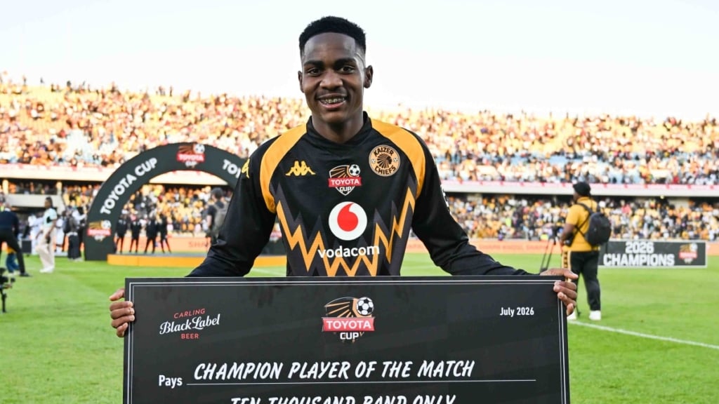 Mfundo Vilakazi of Kaizer Chiefs receives man of the match during the 2026 Toyota Cup match between Kaizer Chiefs and Scottland FC at Royal Bafokeng Stadium in Rustenburg on 26 July 2026 © Alche Greeff/BackpagePix