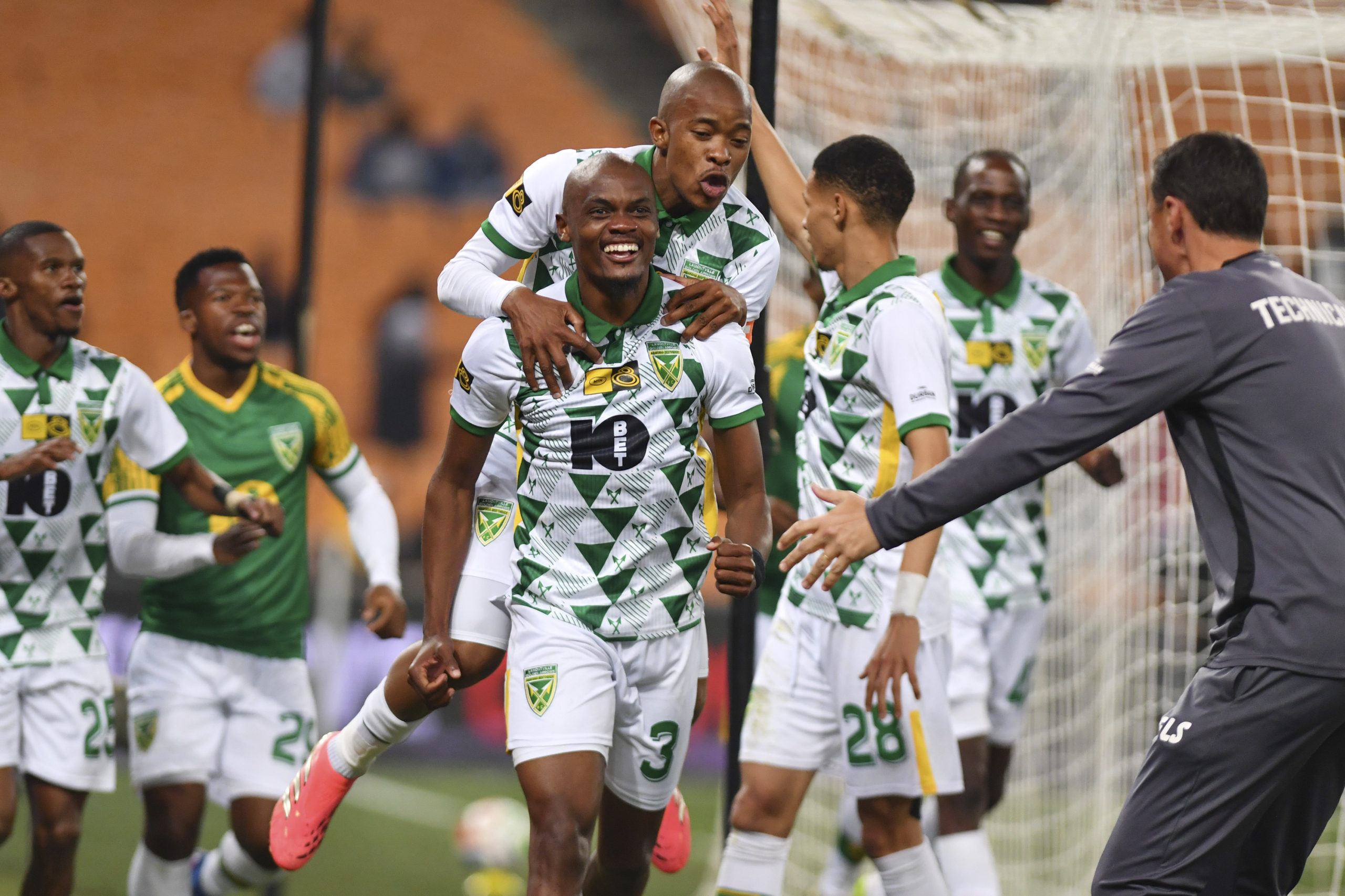 Khulekani Shezi of Lamontville Golden Arrows celebrates goal with team mates during the 2026 MTN8 quarterfinal match between Kaizer Chiefs and Golden Arrows at FNB Stadium in Johannesburg on 09 August 2026 ©Phakamisa Lensman/Backpagepix
