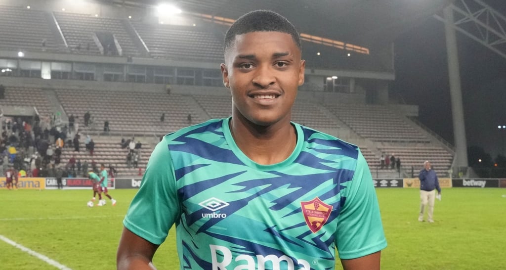 Quwan Plaatjies of Stellenbosch FC receives his man of the Match award after the Betway Premiership 2026/27 game between Stellenbosch FC and Marumo Gallants at Athlone Stadium in Cape Town on 14 August 2026 © Ryan Wilkisky/BackpagePix