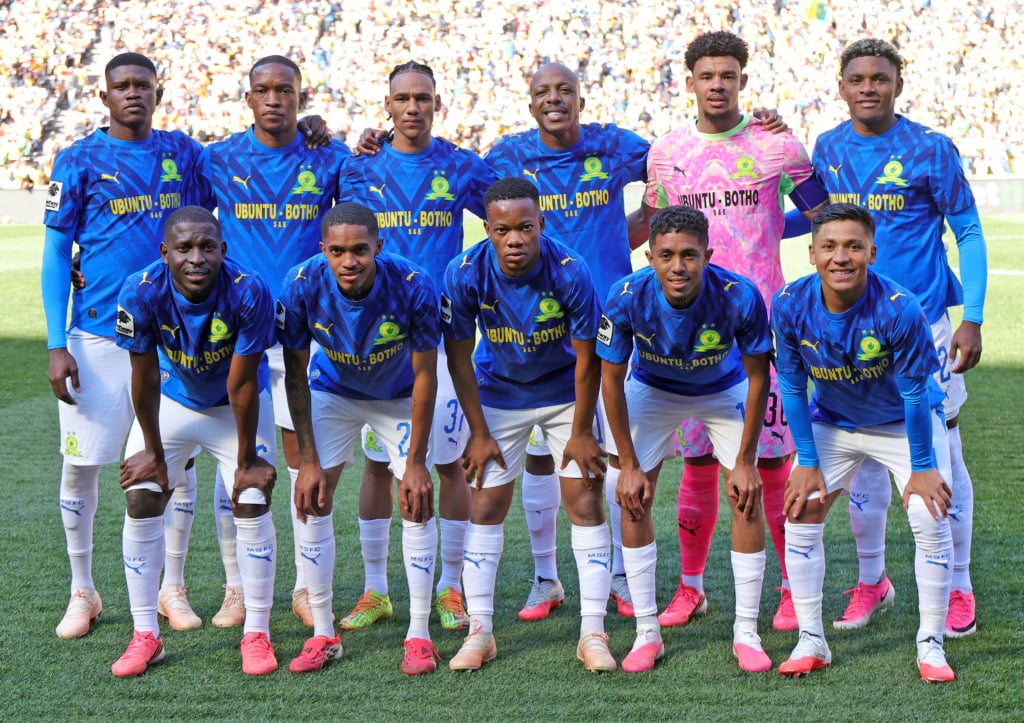 Mamelodi Sundowns Team picture (Back row l-r) Bathusi Aubaas, Grant Kekana, Kegan Johannes, Khuliso Mudau, Ronwen Williams and Brayan Leon, (Front row l-r) Aubrey Modiba, Antonio van Wyk, Sphelele Mkhulise, Tashreeq Matthews and Marcelo Allende during Betway Premiership 2026/27 match between Kaizer Chiefs and Mamelodi Sundowns at FNB Stadium in Johannesburg, on 15 August 2026 ©Samuel Shivambu/BackpagePix