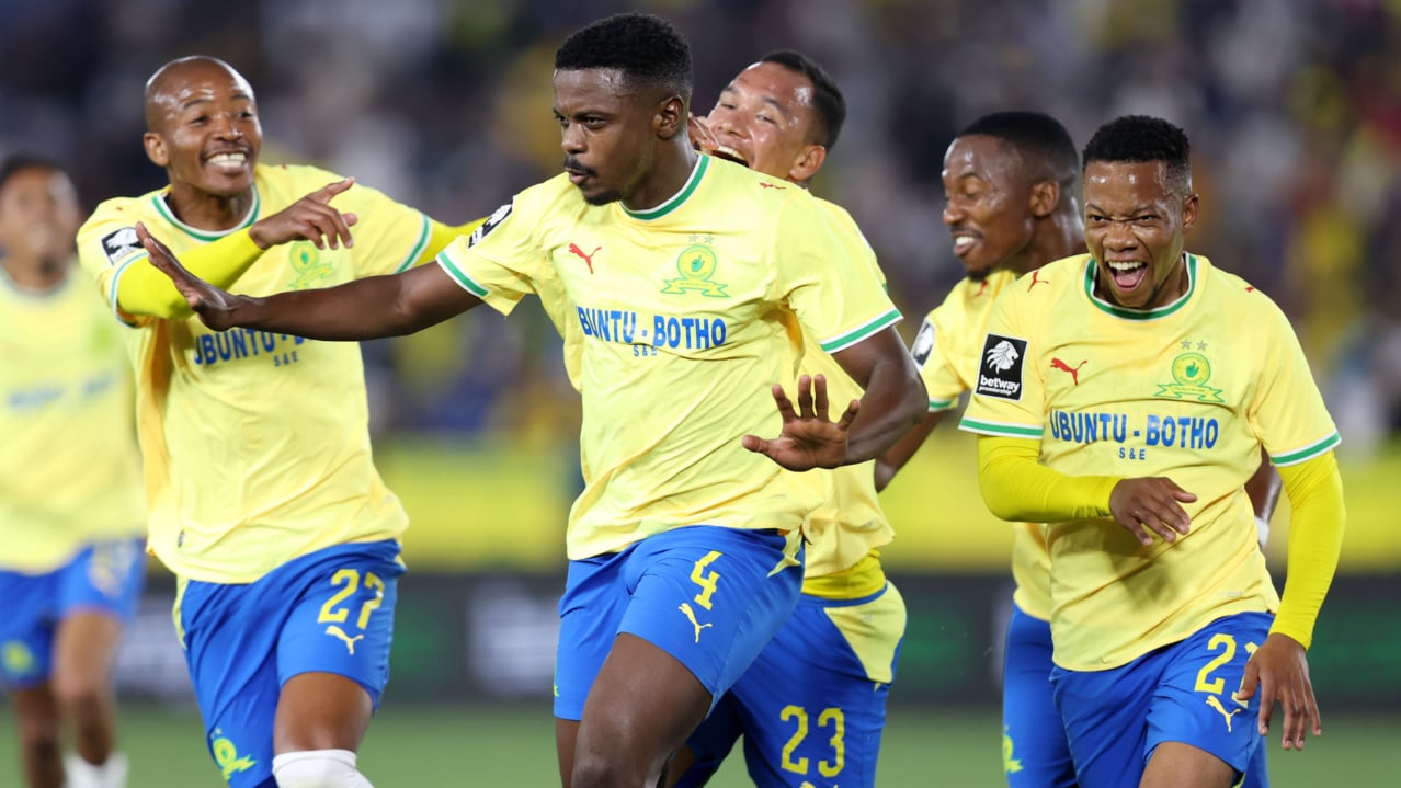 Teboho Mokoena of Mamelodi Sundowns (c) celebrates goal with teammates during the Betway Premiership 2026/27 match between Mamelodi Sundowns and AmaZulu at Loftus Versfeld Stadium in Pretoria on 26 August 2026 ©Muzi Ntombela/BackpagePix