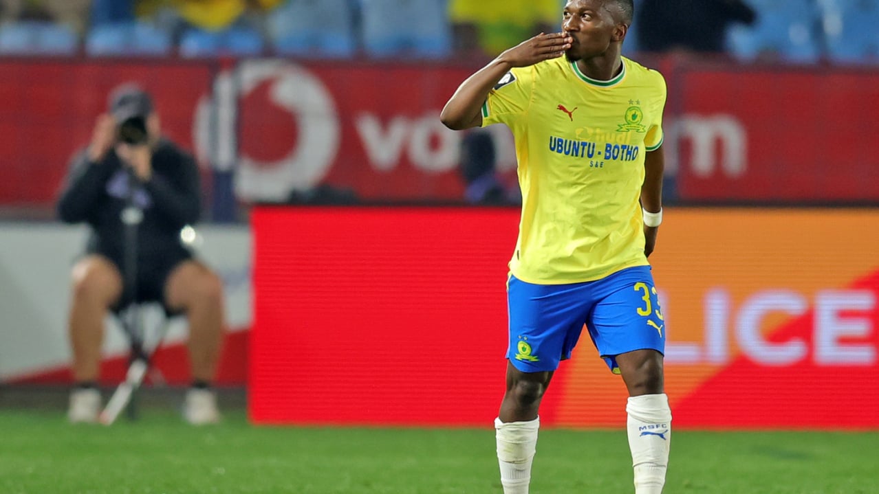 Cassius Mailula of Mamelodi Sundowns blows a kiss to fans after celebrating his goal during Betway Premiership 2026/27 match between Mamelodi Sundowns and Marumo Gallants at Loftus Versfeld Stadium in Pretoria, on 19 August 2026 ©Samuel Shivambu/BackpagePix