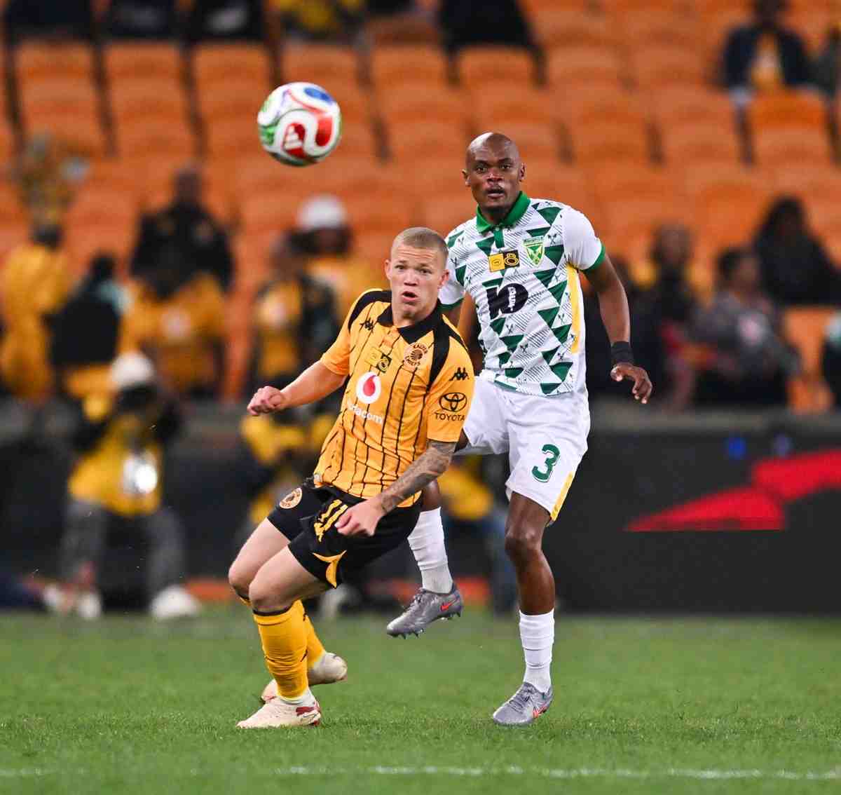 Khulekani Shezi of Golden Arrows challenged by Luke Baartman of Kaizer Chiefs during the 2026 MTN8 Quarter Final match between Kaizer Chiefs and Golden Arrows at FNB Stadium in Johannesburg on 9 August 2026 ©Alche Greeff/BackpagePix