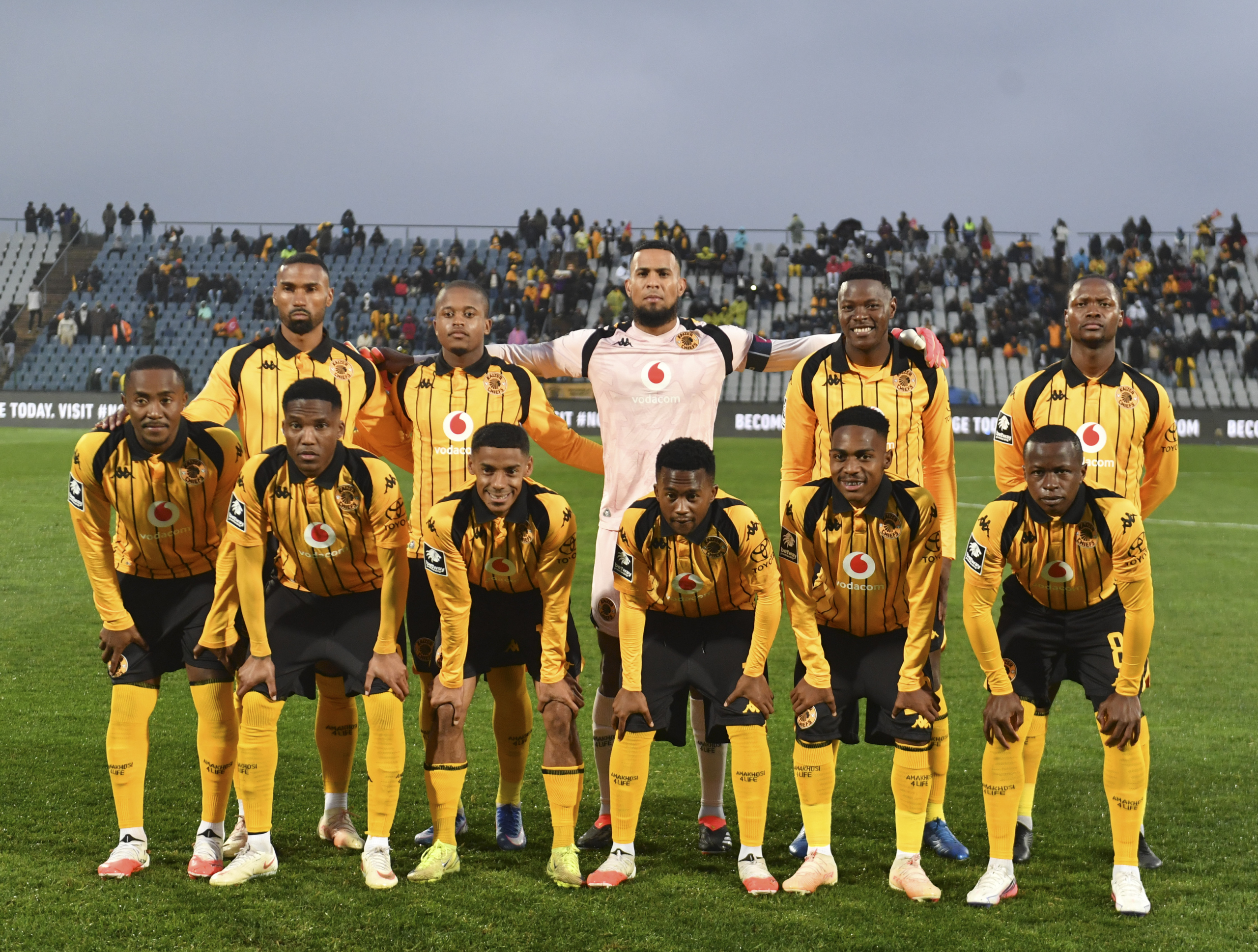 Kaizer Chiefs team picture Back Row (l-r) Ignacio Miguel, Wandile Duba, Brandon Petersen, Zitha Kwinika, Thabo Moloisane. Front Row (l-r) Lebohang Maboe, Pule Mmodi, Dillan Solomons, Mduduzi Shabalala, Mfundo Vilakazi and Siphesihle Ndlovu of Kaizer Chiefs during the Betway Premiership 2026/27 match between Kaizer Chiefs and Siwelele FC at Dobsonville Stadium in Soweto on 06 September 2026 ©Phakamisa Lensman/Backpagepix