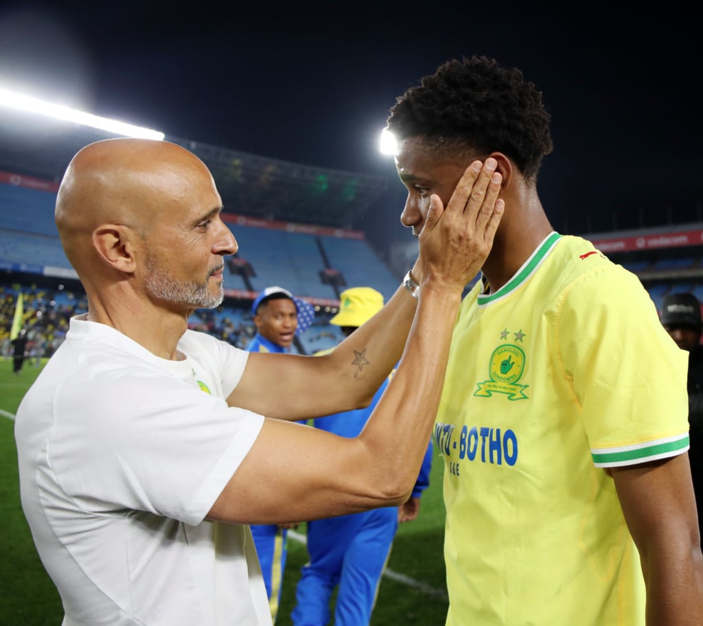 Malibongwe Khoza of Mamelodi Sundowns with Miguel Cardoso, coach of Mamelodi Sundowns during the Betway Premiership 2026/27 match between Mamelodi Sundowns and Siwelele FC at Loftus Versfeld Stadium in Pretoria on 09 September 2026 ©Muzi Ntombela/BackpagePix