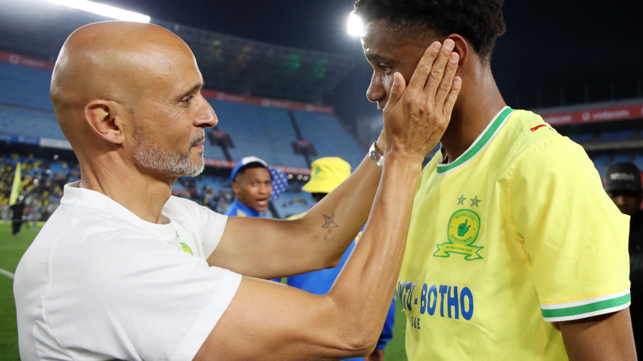 Malibongwe Khoza of Mamelodi Sundowns with Miguel Cardoso, coach of Mamelodi Sundowns during the Betway Premiership 2026/27 match between Mamelodi Sundowns and Siwelele FC at Loftus Versfeld Stadium in Pretoria on 09 September 2026 ©Muzi Ntombela/BackpagePix
