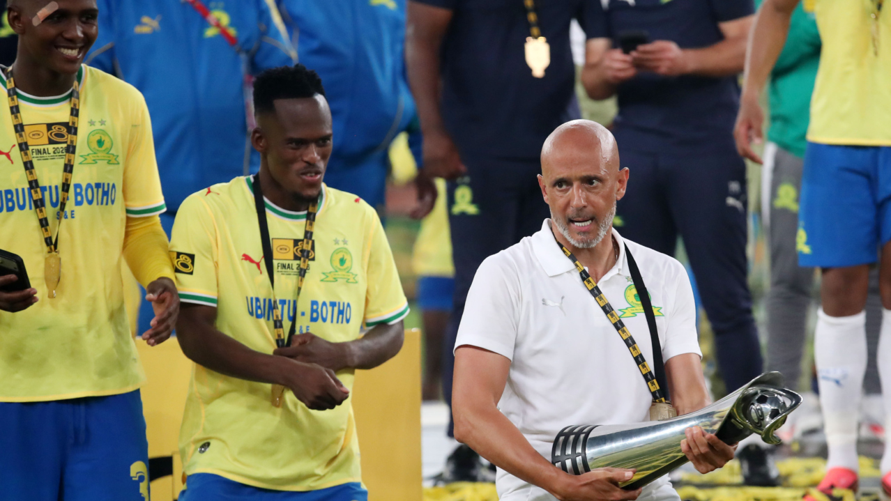 Miguel Cardoso, coach of Mamelodi Sundowns celebrates with trophy during the 2026 MTN8 Final match between Orlando Pirates and Mamelodi Sundowns at Moses Mabhida Stadium in Durban on 10 October 2026 ©Muzi Ntombela/BackpagePix