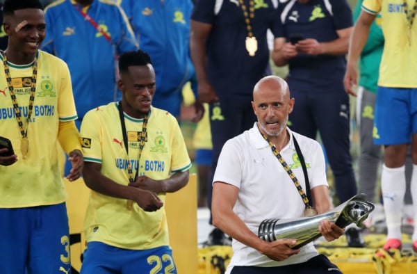 Miguel Cardoso, coach of Mamelodi Sundowns celebrates with trophy during the 2026 MTN8 Final match between Orlando Pirates and Mamelodi Sundowns at Moses Mabhida Stadium in Durban on 10 October 2026 ©Muzi Ntombela/BackpagePix