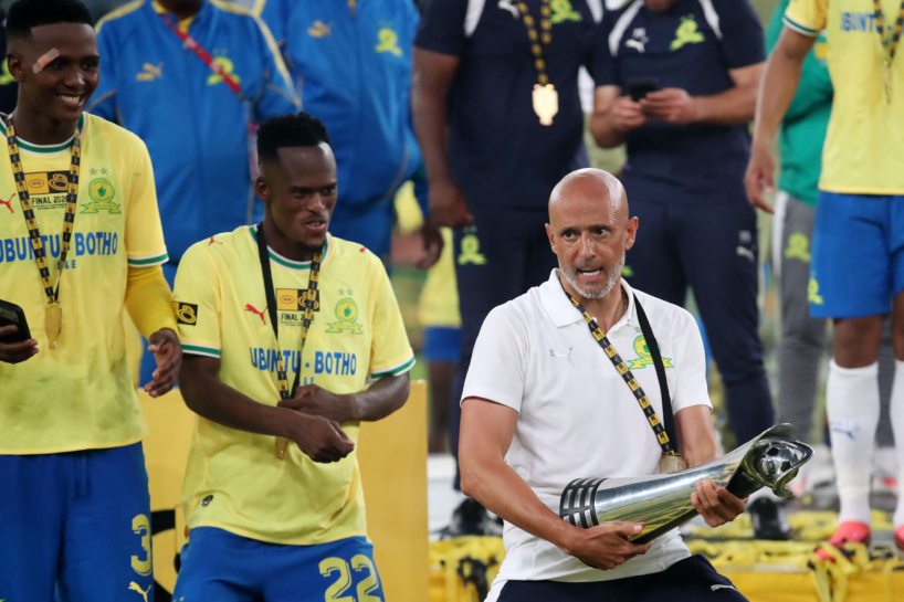 Miguel Cardoso, coach of Mamelodi Sundowns celebrates with trophy during the 2026 MTN8 Final match between Orlando Pirates and Mamelodi Sundowns at Moses Mabhida Stadium in Durban on 10 October 2026 ©Muzi Ntombela/BackpagePix