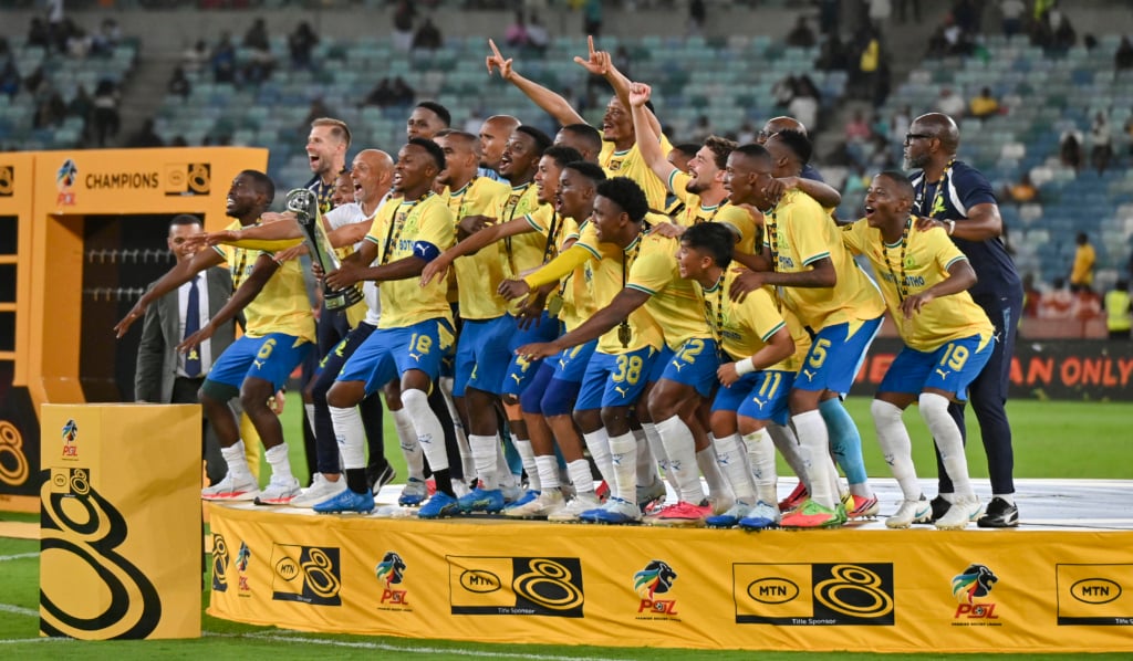 Sundowns celebrate their victory during the 2026 MTN8 Final match between Orlando Pirates and Mamelodi Sundowns at Moses Mabhida Stadium in Durban on 10 October 2026 ©Gerhard Duraan/BackpagePix