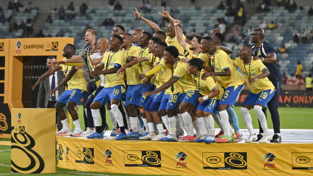 Sundowns celebrate their victory during the 2026 MTN8 Final match between Orlando Pirates and Mamelodi Sundowns at Moses Mabhida Stadium in Durban on 10 October 2026 ©Gerhard Duraan/BackpagePix