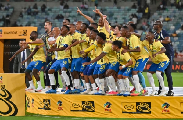 Sundowns celebrate their victory during the 2026 MTN8 Final match between Orlando Pirates and Mamelodi Sundowns at Moses Mabhida Stadium in Durban on 10 October 2026 ©Gerhard Duraan/BackpagePix