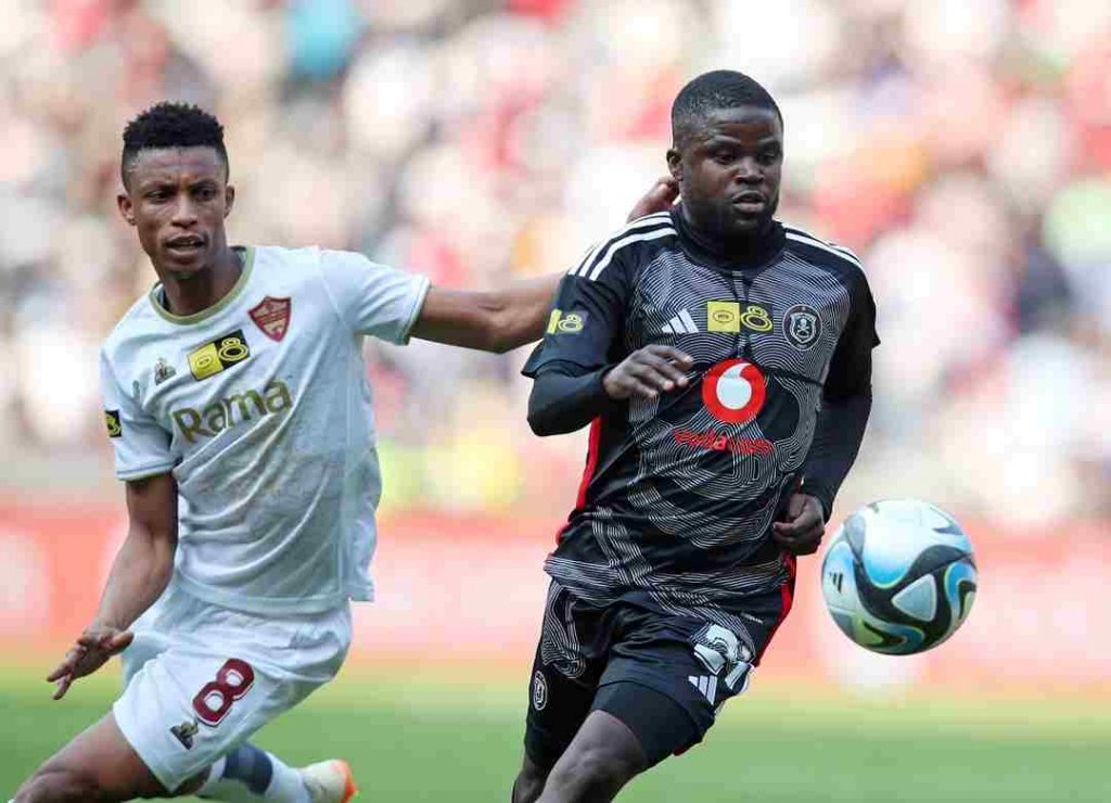 Former Orlando Pirates and Mamelodi Sundowns playmaker Lesedi Kapinga has joined Sekhukhune United on a free transfer.