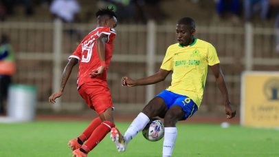 Katlego Otladisa of Sekhukhune United challenged by Aubrey Modiba of Mamelodi Sundowns during the Betway Premiership 2024/25 match between Sekhukhune United and Mamelodi Sundowns at Old Peter Mokaba Stadium in Polokwane on the 26 February 2025 © Samuel Shivambu/BackpagePix