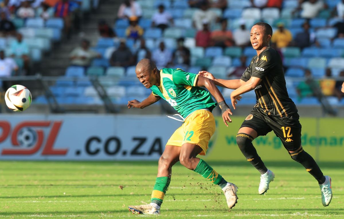 Velemseni Ndwandwe of Golden Arrows challenged by Nkosingiphile Ngcobo of Kaizer Chiefs during the Betway Premiership 2024/25 match between Golden Arrows and Kaizer Chiefs at Moses Mabhida Stadium in Durban on the 29 March 2025 © Samuel Shivambu/BackpagePix