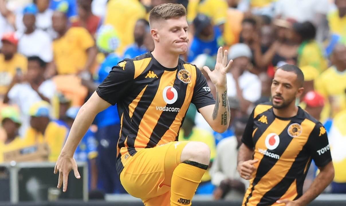 Bradley Cross of Kaizer Chiefs warming up during the Betway Premiership 2024/25 match between Kaizer Chiefs and Mamelodi Sundowns at Soccer City in Johannesburg on 28 September 2024 ©Samuel Shivambu/BackpagePix