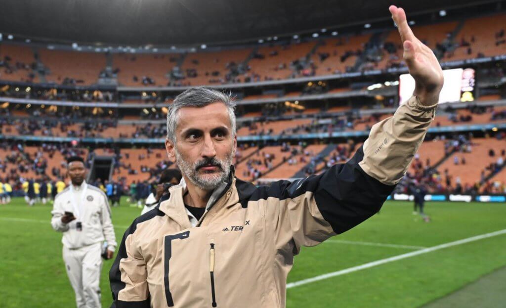 Jose Riveiro coach of Orlando Pirates during the Betway Premiership 2024/25 match between Orlando Pirates and Mamelodi Sundowns on the 16 March 2025 at FNB Stadium in Nasrec Photo Sydney Mahlangu/BackpagePix