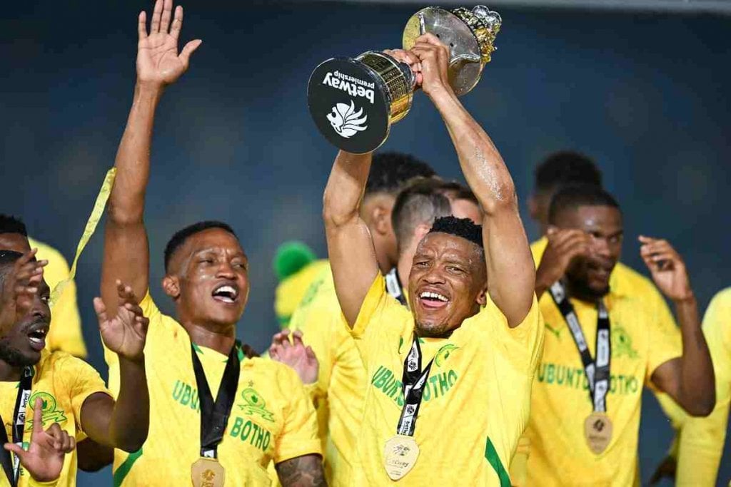 Contract Update: Mamelodi Sundowns Secure Key Defender with Contract Extension