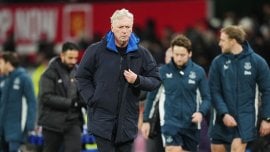 David Moyes defends red-card chaos as Everton fight to stun Man Utd