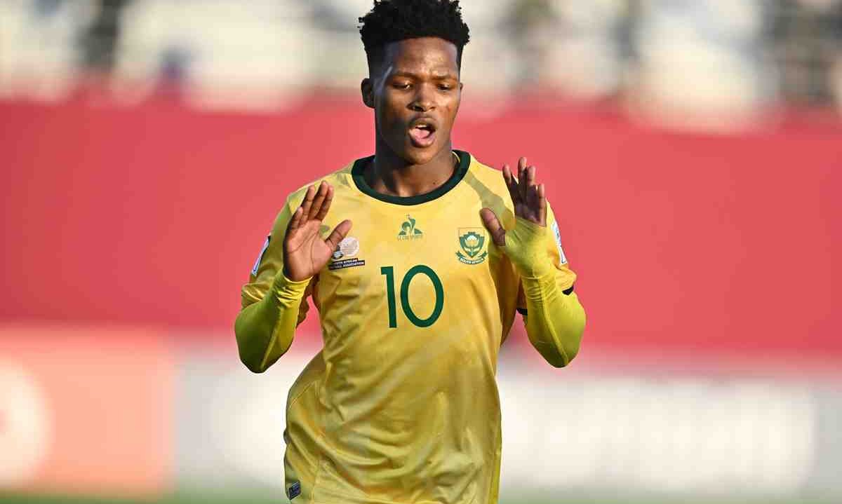 Beyond the Pitch: "After playing, I'll send him a text or he'll send me a text" - Former Orlando Pirates midfielder shares journey with rising star Emile Witbooi